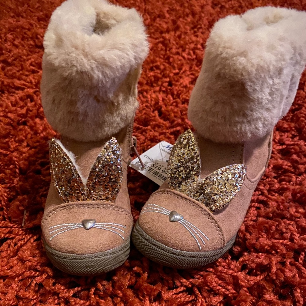 Girls boots